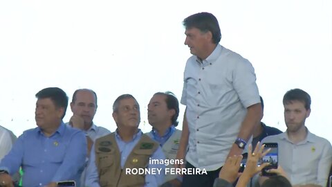 Jair Bolsonaro: presidente realiza entrega de moradias faz discurso e conhece apartamento modelo