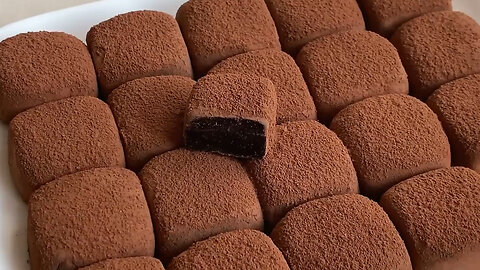 Simple way of making chocolate with milk (4 ingredients)