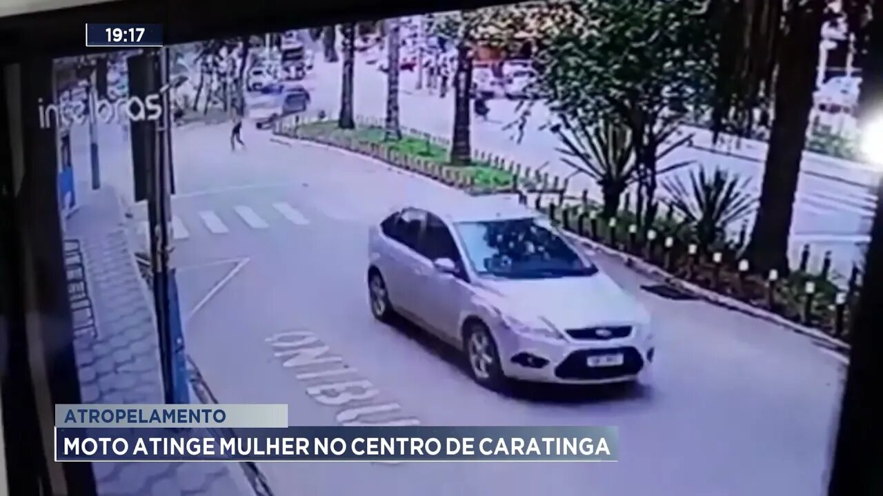 Atropelamento: Moto atinge mulher no centro de Caratinga