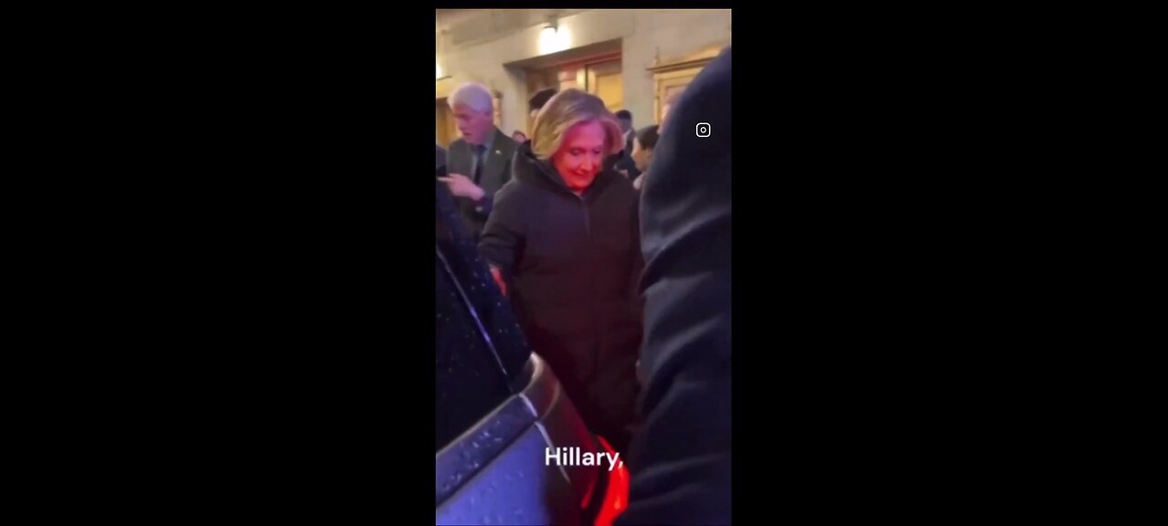 The Clinton's do Broadway...😬