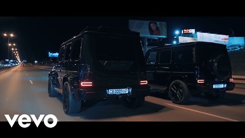 Halsey-BALENCIAGA