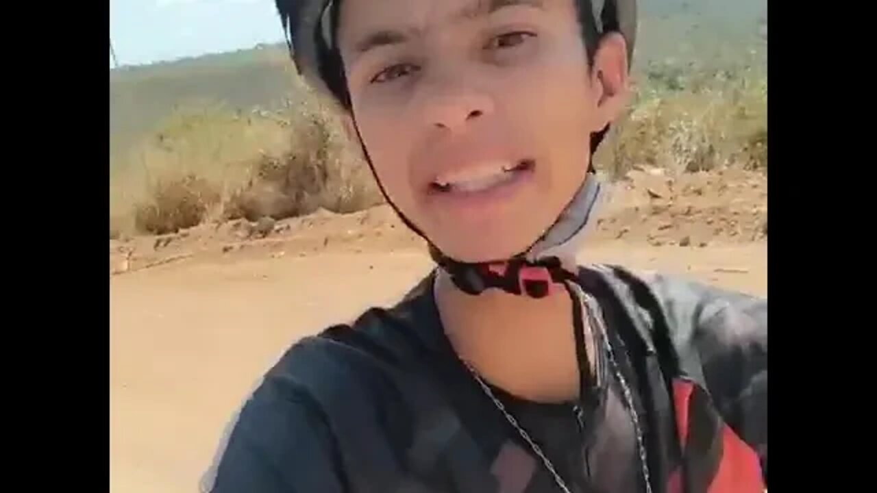 [ MEME ] TRILHA DE BIKE [ PEDALA NENEM E BOM PEDALAR ] [ VIRAL ] NO MEIO DO NADA PEDALANDO DE BIKE !