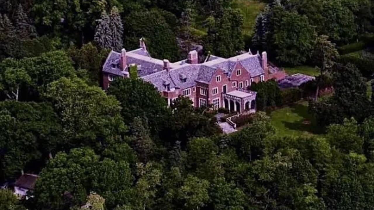 Abandoned $8 Million Dollar Schweppe Mansion