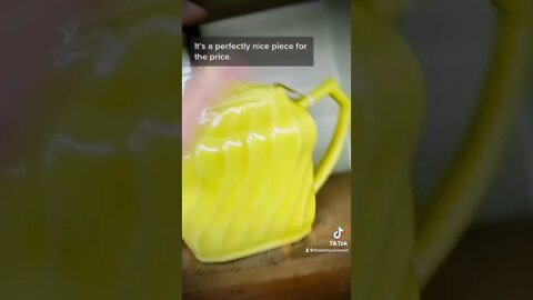 #SHOPWITHME #VINTAGESHOPPING #THRIFTINGTIPS #SHAWNEEPOTTERY #VINTAGETEAPOT #SHORTS #THEANTIQUENOMAD