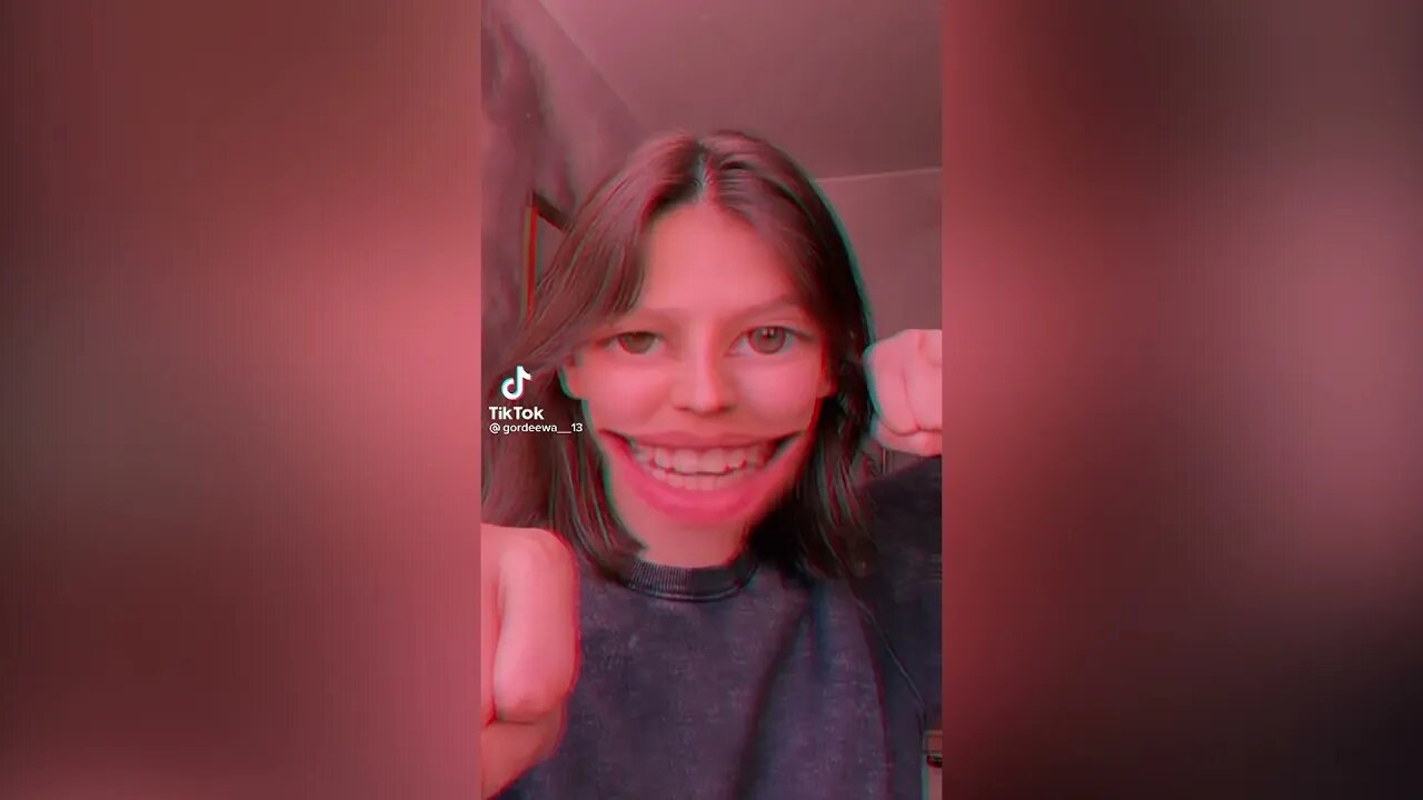 Zoom and Flip TikTok Trend