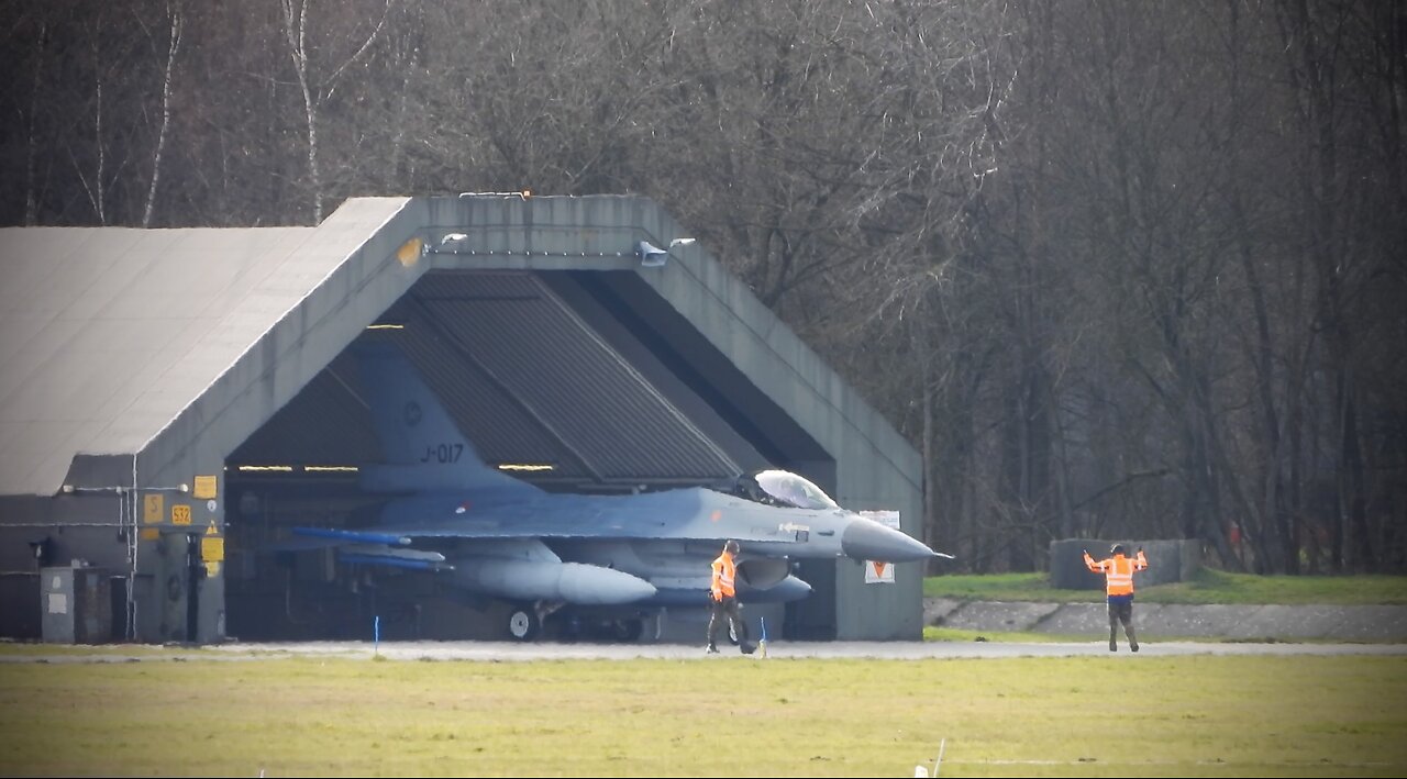 American made F-16A MLU leaves shelter Volkel airbase. [ March2023 ]