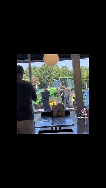 LAW ENFORCEMENT👮‍♂️🚔ON HIGH SPEED CHASE ENDED AT PARKING LOT🚦🚜🚓💫