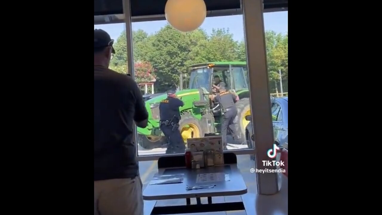 LAW ENFORCEMENT👮‍♂️🚔ON HIGH SPEED CHASE ENDED AT PARKING LOT🚦🚜🚓💫