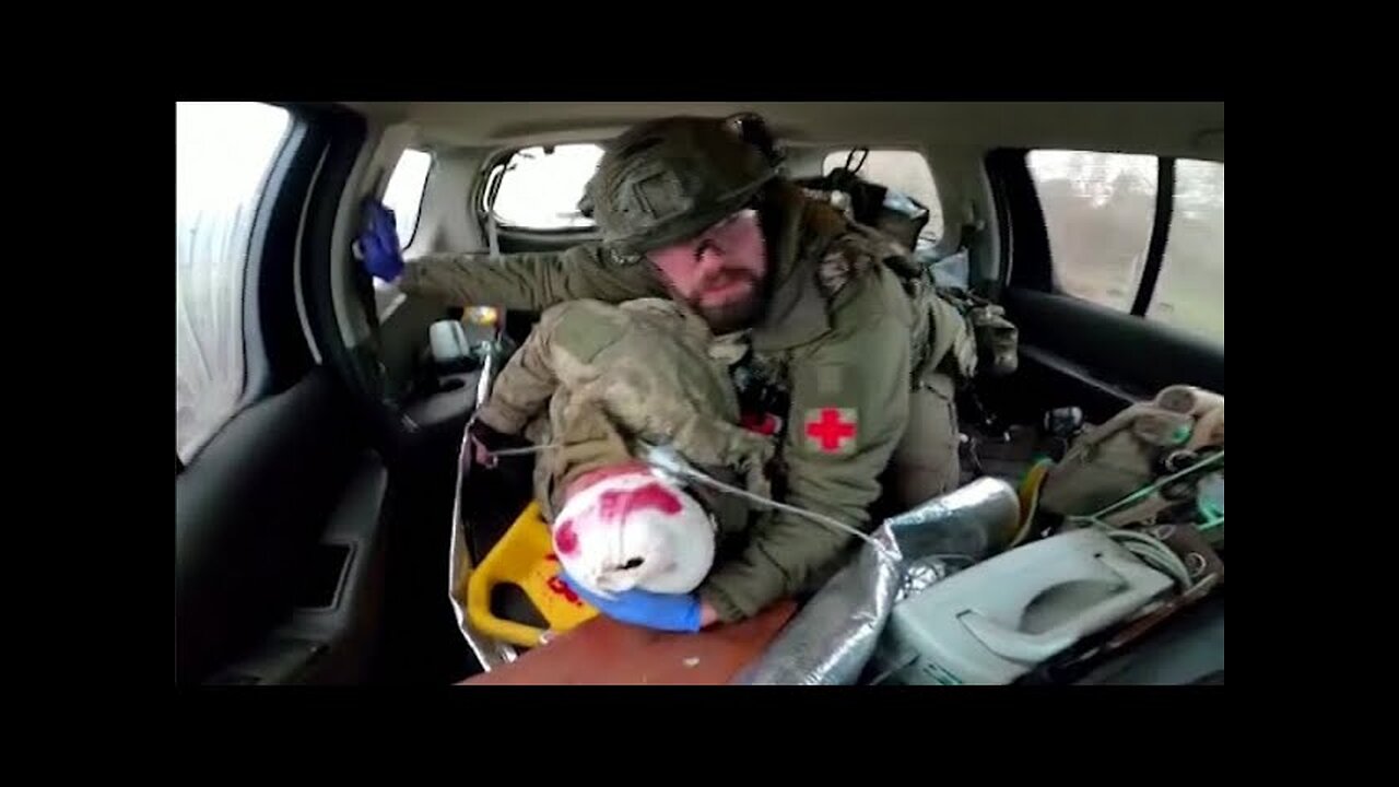 On Ukraine's frontlines, Polish paramedic tends to wounded soldiers