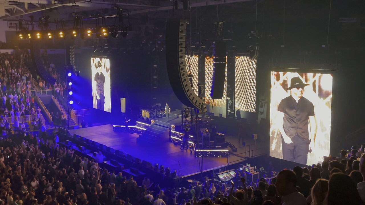 Pitbull - Can’t Stop Us Now Tour - Can’t Stop Us Now #Pitbull #CantStopUsNow #4K #DolbyVision