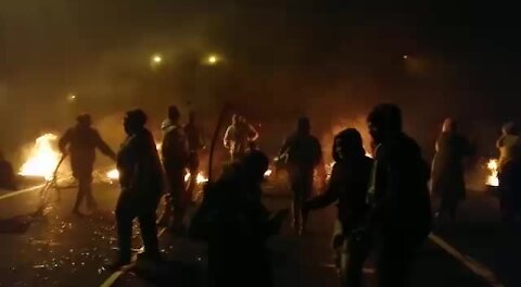 SOUTH AFRICA - Cape Town-N2 is closed inbound due to protest action.(Video) (cHF)