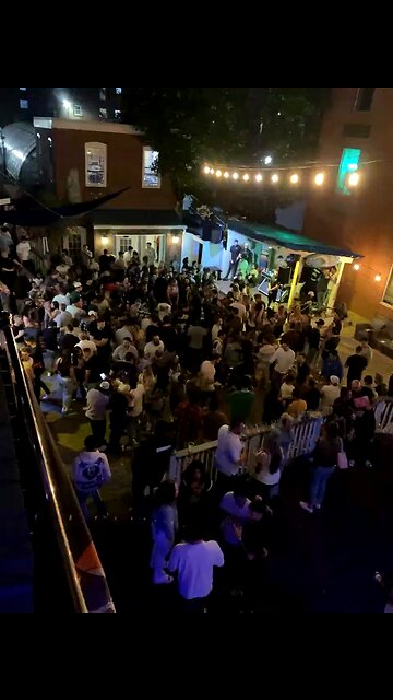 Weekend VibeZzz at Mezzos 🤘🏽🕺🏽🌃