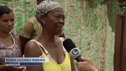 De madrugada: Chuva em Teófilo Otoni faz ceder barranco e por pouco não acontece tragédia maior