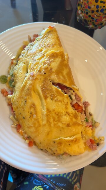 Fresh content Tuesday. Omelette by Hubs 🤤