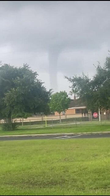 VIDEO: Waterspout prompts brief tornado warning in Pasco County