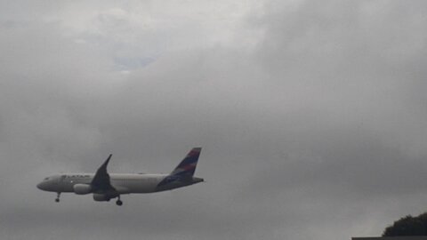 Airbus A320 PR-TYL na aproximação final antes de pousar em Manaus vindo de Guarulhos