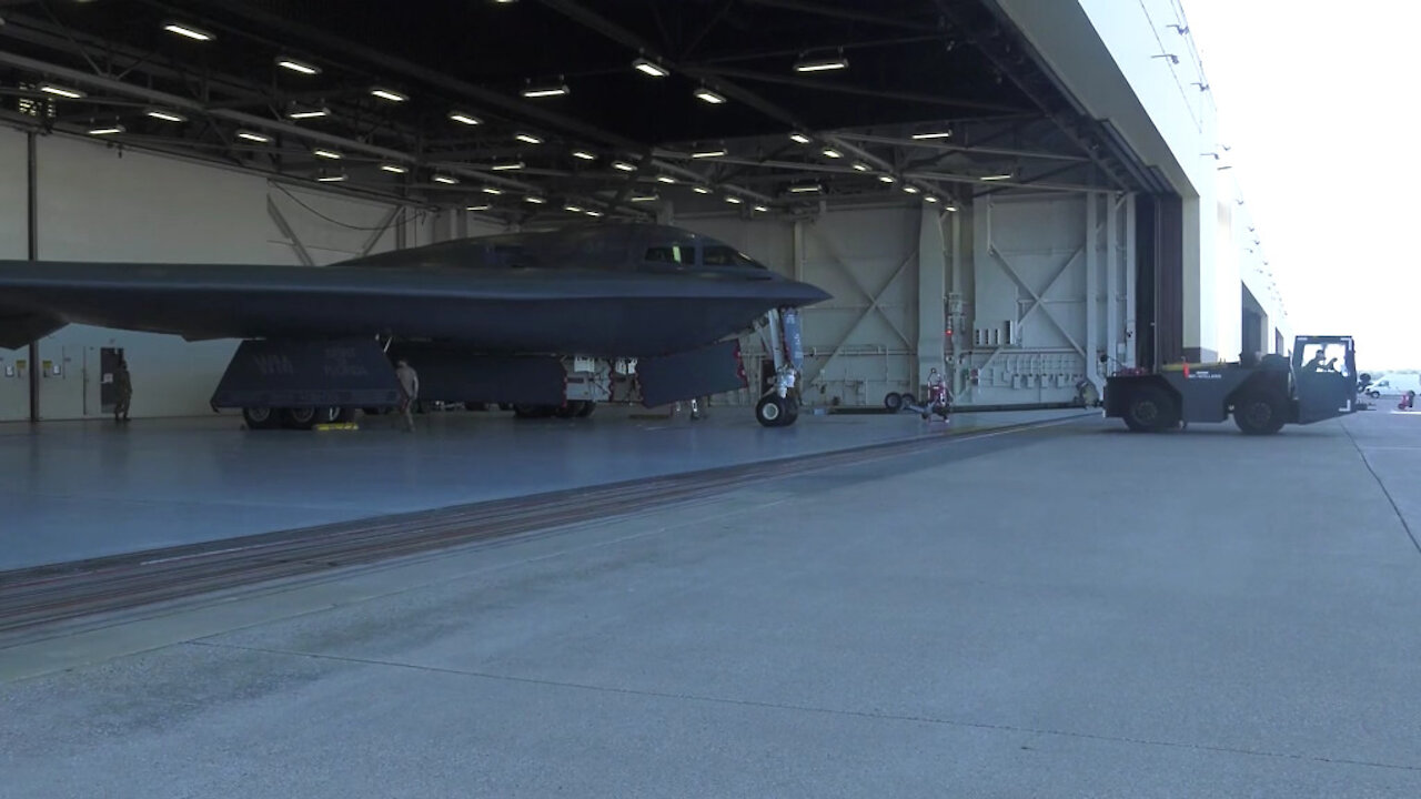 B-2 Spirit crew chief perform their duties for Global Strike Challenge 2021