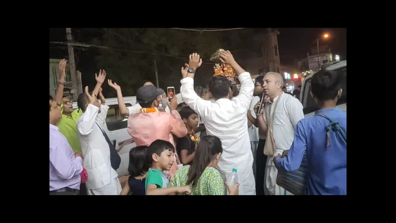 Hare krishna kirtan - Best kritan hare krishna Bhajan- Aaya nagar New Delhi.