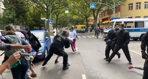 Berlin protest: The police brutality