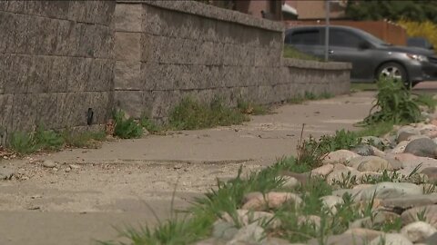 'Denver Deserves Sidewalks': Advocates push for public funding of sidewalks