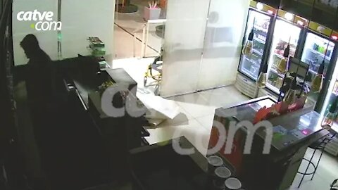 Cadeirante invade e furta posto de combustíveis, em Alto Paraná