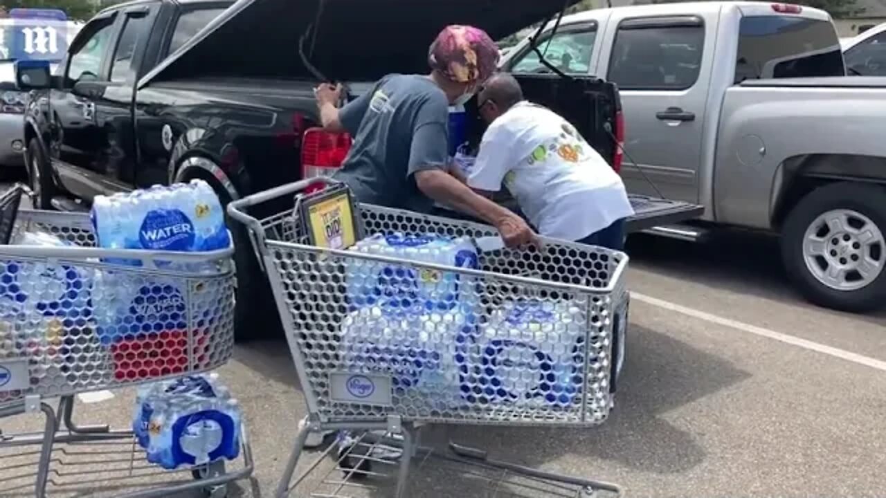 Jackson residents stock up on water as city grapples with crisis