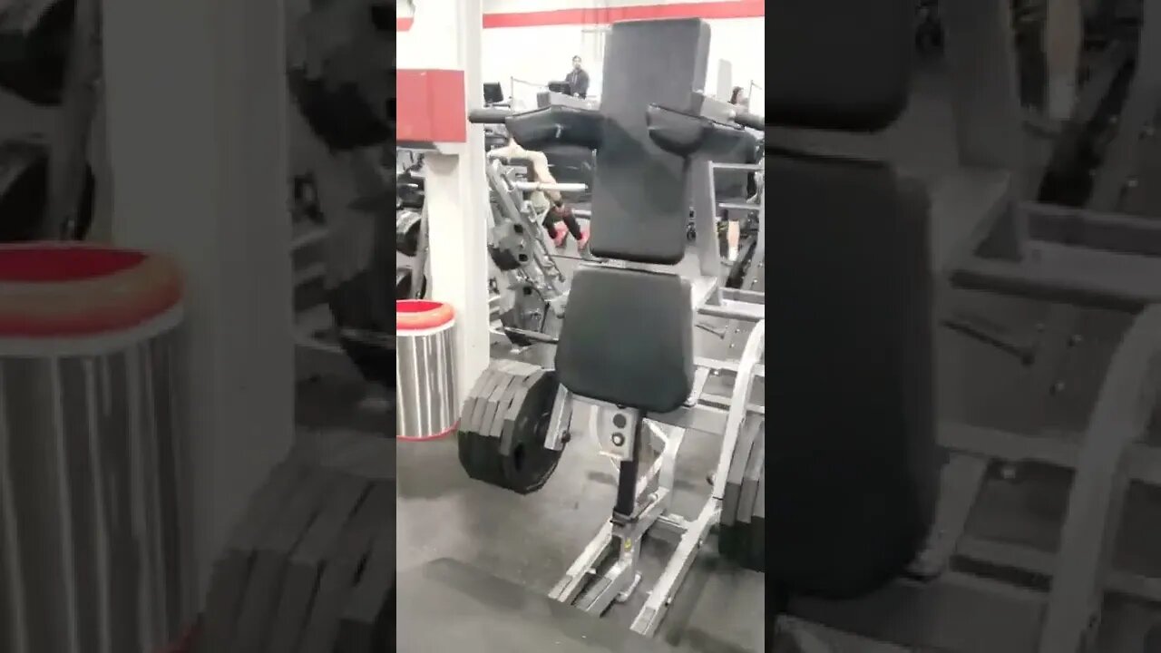 V-Squat @Life Fitness