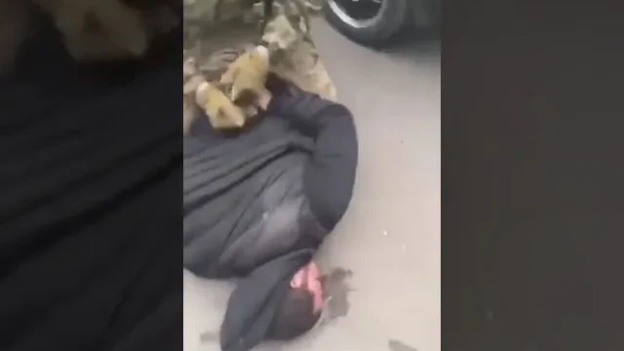 [18+] Ukrainian military openly torturing civilians