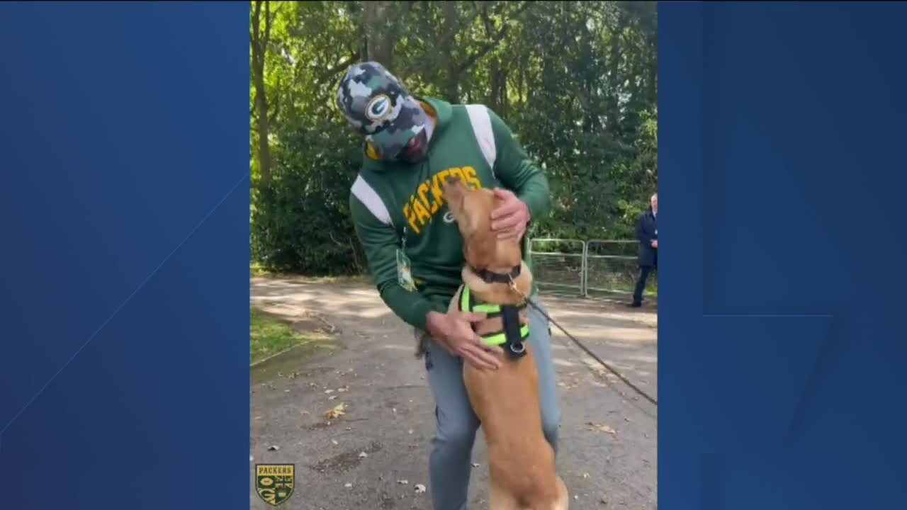 Packers' Aaron Rodgers making friends in London