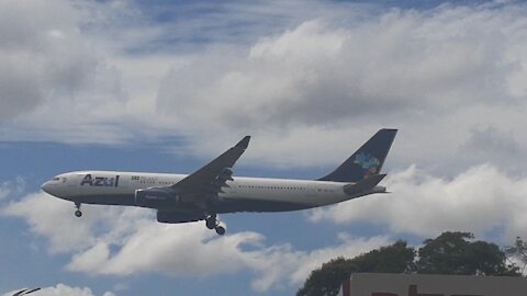 Cessna 208B Grand Caravan PT-MEA vindo de Coari/Airbus A330 PR-AIY vindo de Campinas