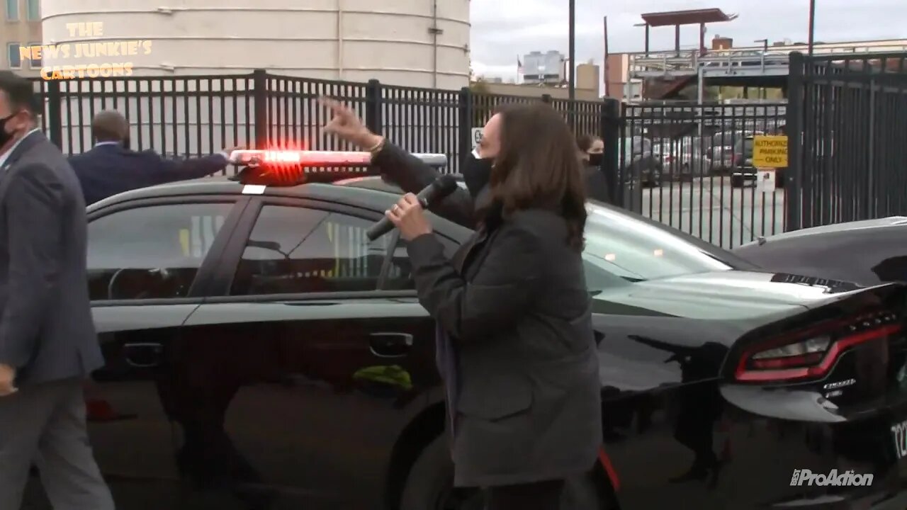 HOT MIC: Kamala Harris asking staff "are we in Cleveland?" before she spoke.