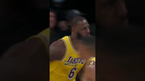 LEBRON JAMES EMPHATIC DUNK WITH 2 HANDS