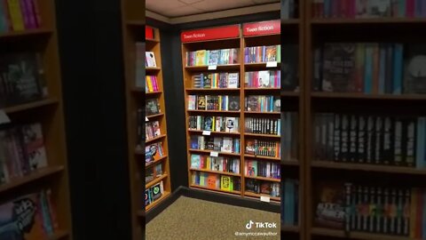 #TikTok ~ book shop signing ~ Waterstones of Lancashire ~ meeting Jodie ~ #booktube #booktok #shorts