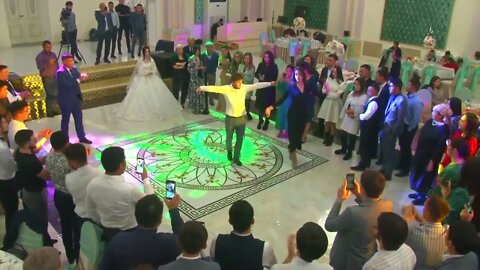 Ловзар в Алматы на Казахской свадьбе 2022 Чеченская - Лезгинка очень дерзкая Гр Рани