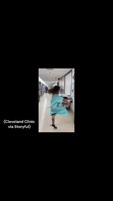 This 11-year-old girl uses dance to calm her nerves before surgery. 🩰…