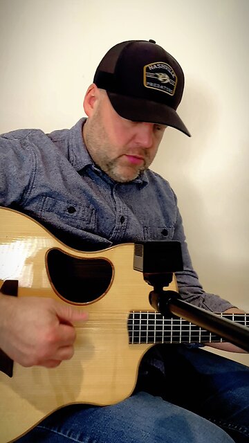 THE LION AND THE LAMB #chill #cover #acousticworship #bethelmusic #lionandlamb #shorts