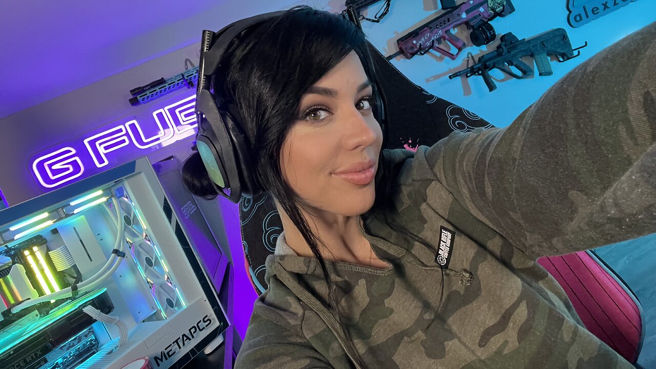 LIVE! Just chatting then some games!