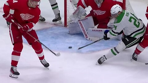 Hintz grabs the lead