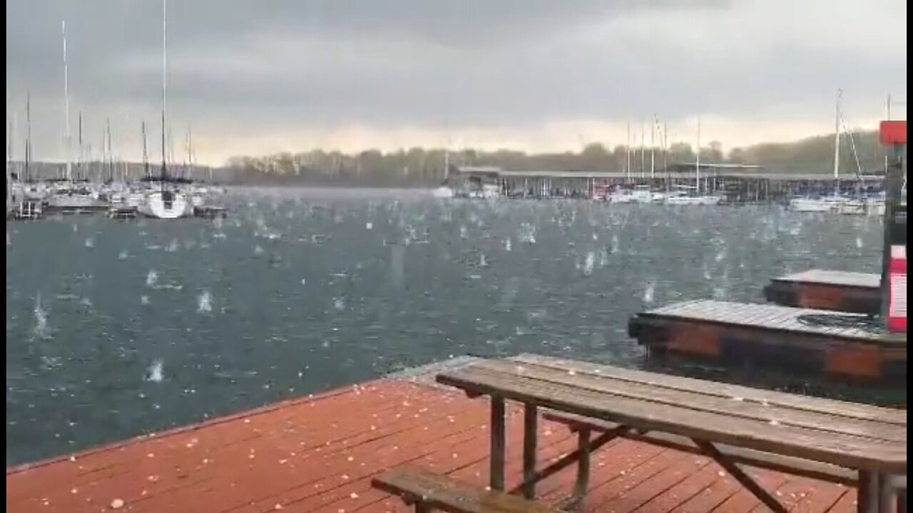 Storm Drops Massive Hailstones In Missouri. SOUND UP