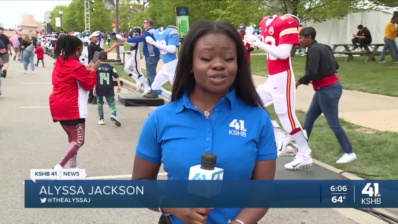 Crowds keep momentum for 2nd day of 2023 NFL Draft