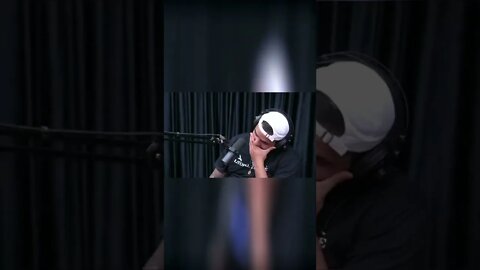 CARIOCA IMITA A DANÇA DO VAN DAMME NO PODCAST PODPAH #SHORTS 🤣🤣