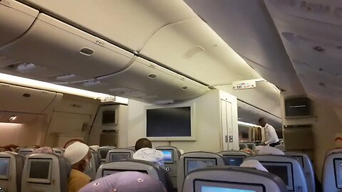 Hujjaj in Airoplane: Saudi Arabian Airline | Take off from Madina to Lahore