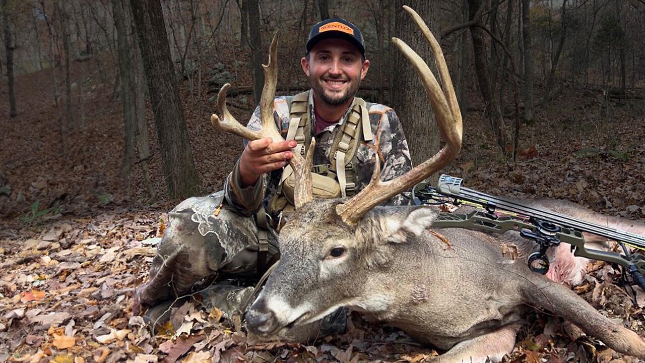 PUBLIC Land Buck! Bowhunting the Illinois RUT!