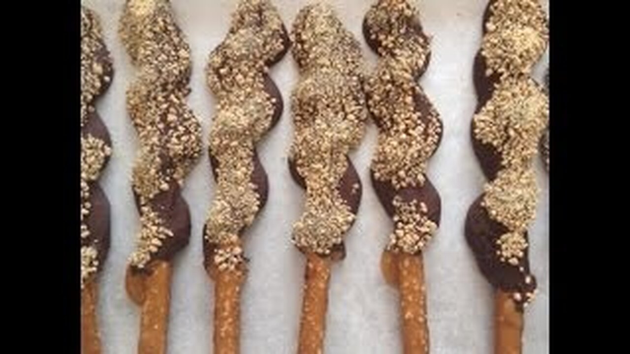 How to Make Chocolate Dipped Caramel Pretzels