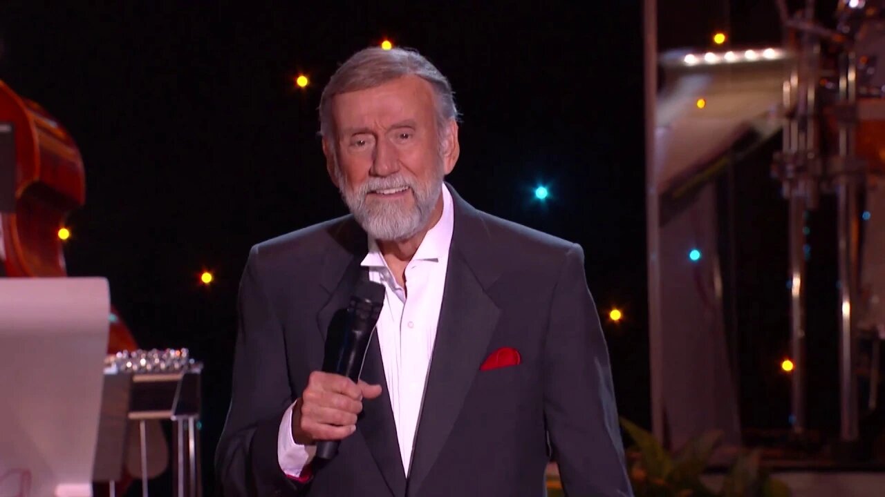 Ray Stevens - "It's My Job" (Live at CabaRay Showroom)