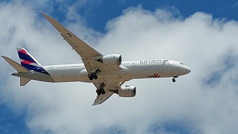 Boeing 787-9 PS-LAA vindo de Guarulhos para Fortaleza