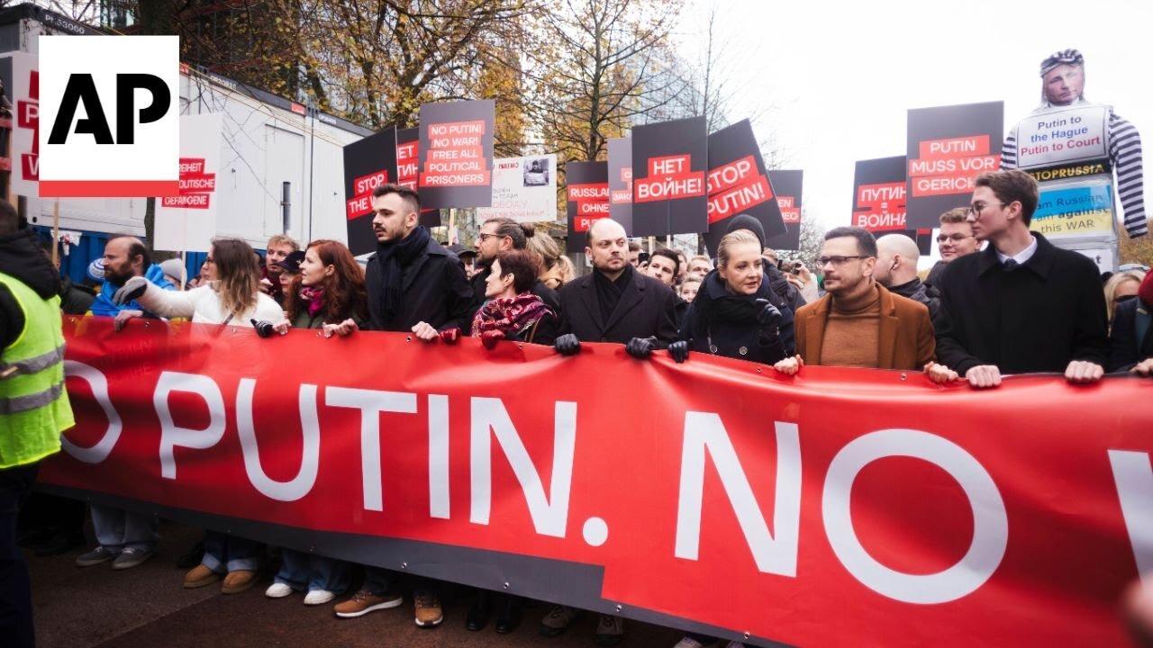 Putin critics march in Berlin to seek democracy in Russia, end to Ukraine war