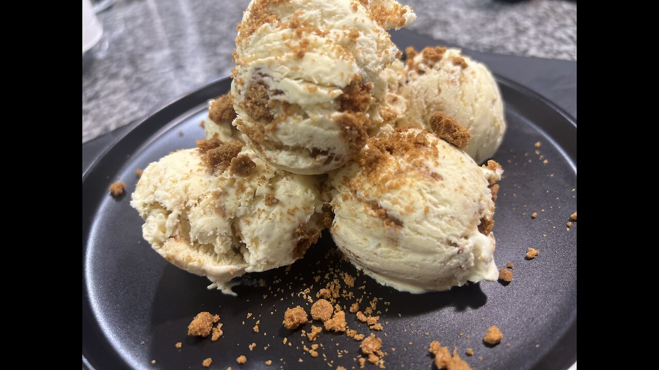 Lotus biscoff ice cream melt in your mouth