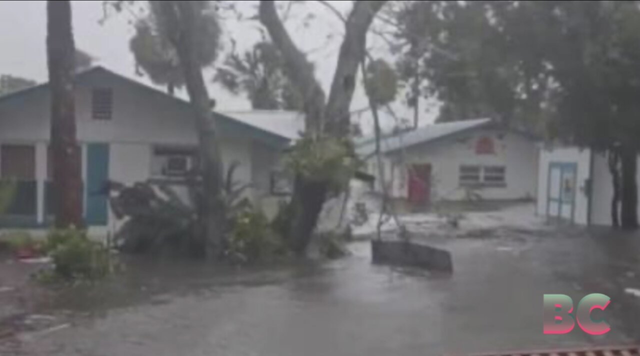 Hurricane Idalia slams Florida’s Gulf Coast, Georgia, moves into Carolinas