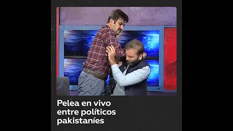 Dos políticos pakistaníes se enfrentan a golpes en un programa de televisión en vivo